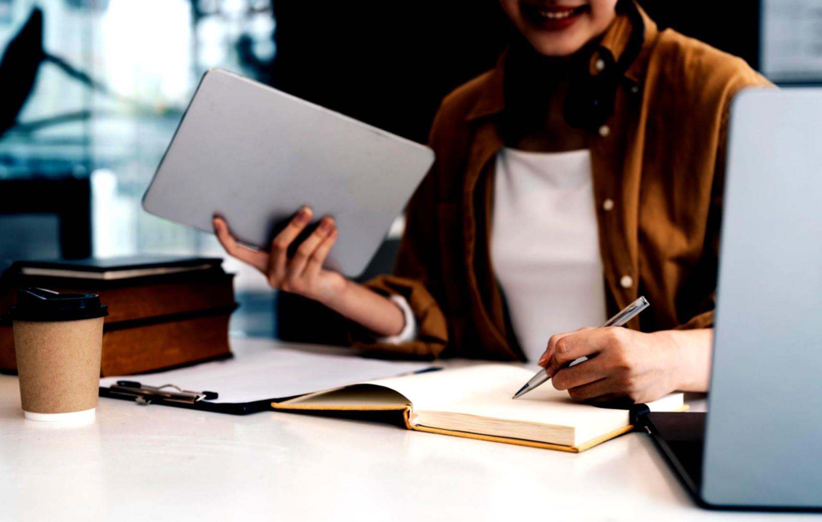 Collaborative financial planning and analysis session